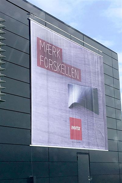 Facadebanner i 300 x 300 cm